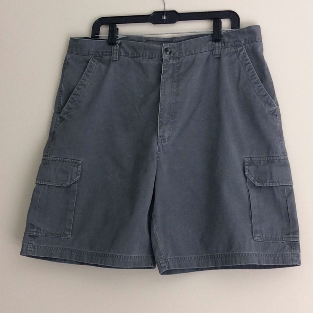 Men’s gray Croft & Barrow cargo short